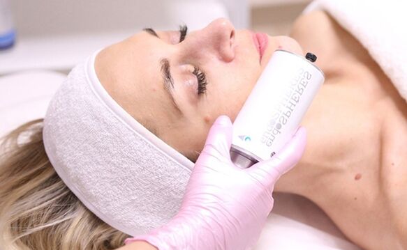 Facial skin therapy with endosphere for a rejuvenating effect
